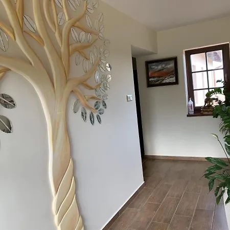 Garden Apartment *
