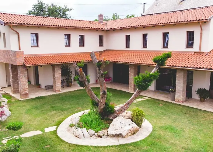 Garden Daire *